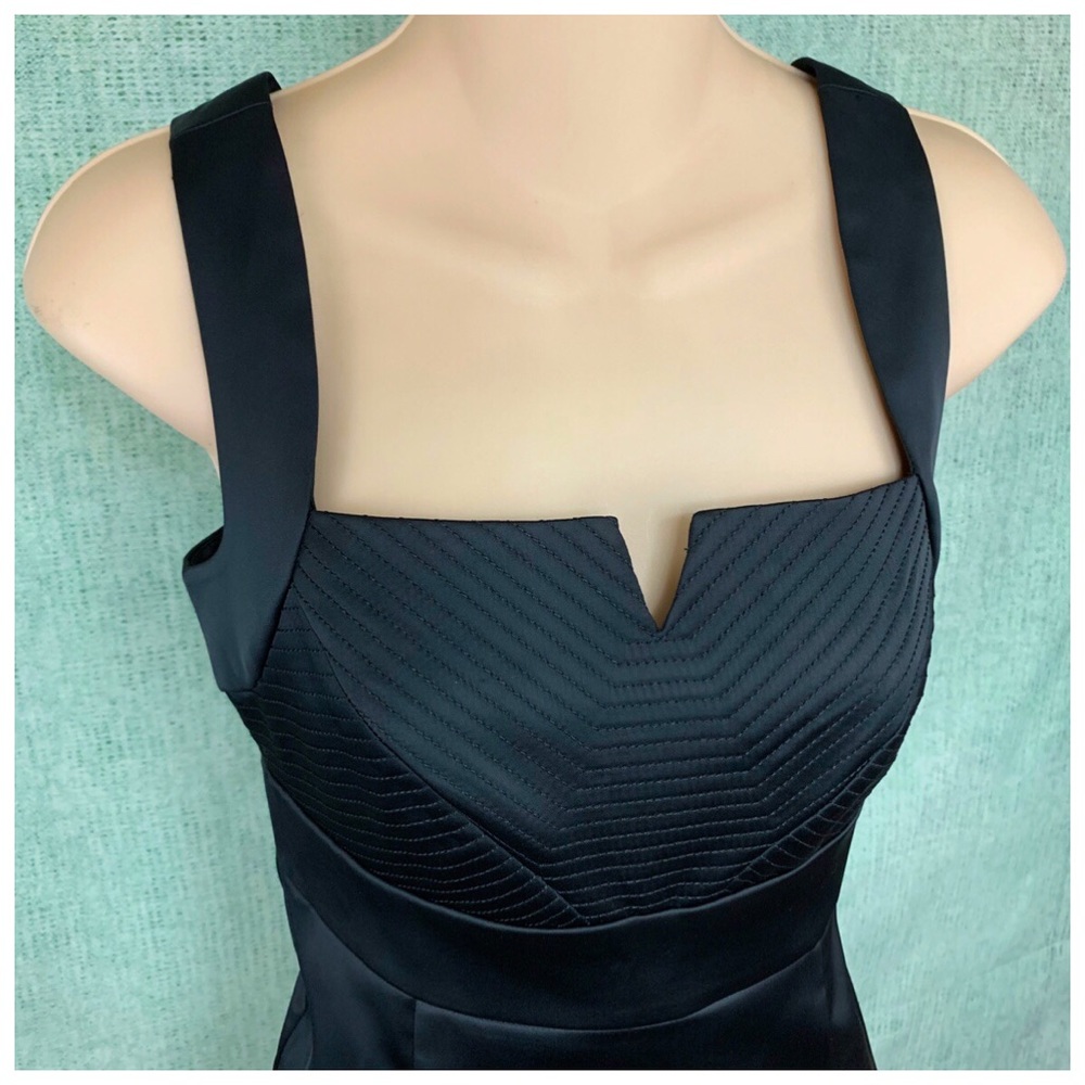 White House Black Market Fabulous Black Formal Top Side Zip Career Wear Size 2